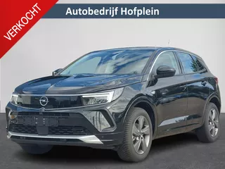 Opel Grandland 1.2 Turbo 130PK Elegance 10.000KM!!! BTW Auto | Climate Control | AGR-Sportstoelen | Stuurverwarming + Stoelverwarming+ voorruitverwarming | Navigatie By App| Apple Car play/Android Auto |  |Cruise | 17&quot;LM-Velgen | PDC | LED Verlichting | Digitaal Dashboard | All Season banden | Trekgewicht 1400 kg ( Vestiging - Vianen Tel: 0347-371248 )