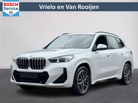 BMW X1 xDrive25e M-Sport | Navi | Alcantara/Leer | Camera | PDC ( Vestiging - Nieuwegein ) BMW X1 xDrive25e M-Sport | Navi | Alcantara/Leer | Camera | PDC ( Vestiging - Nieuwegein )
