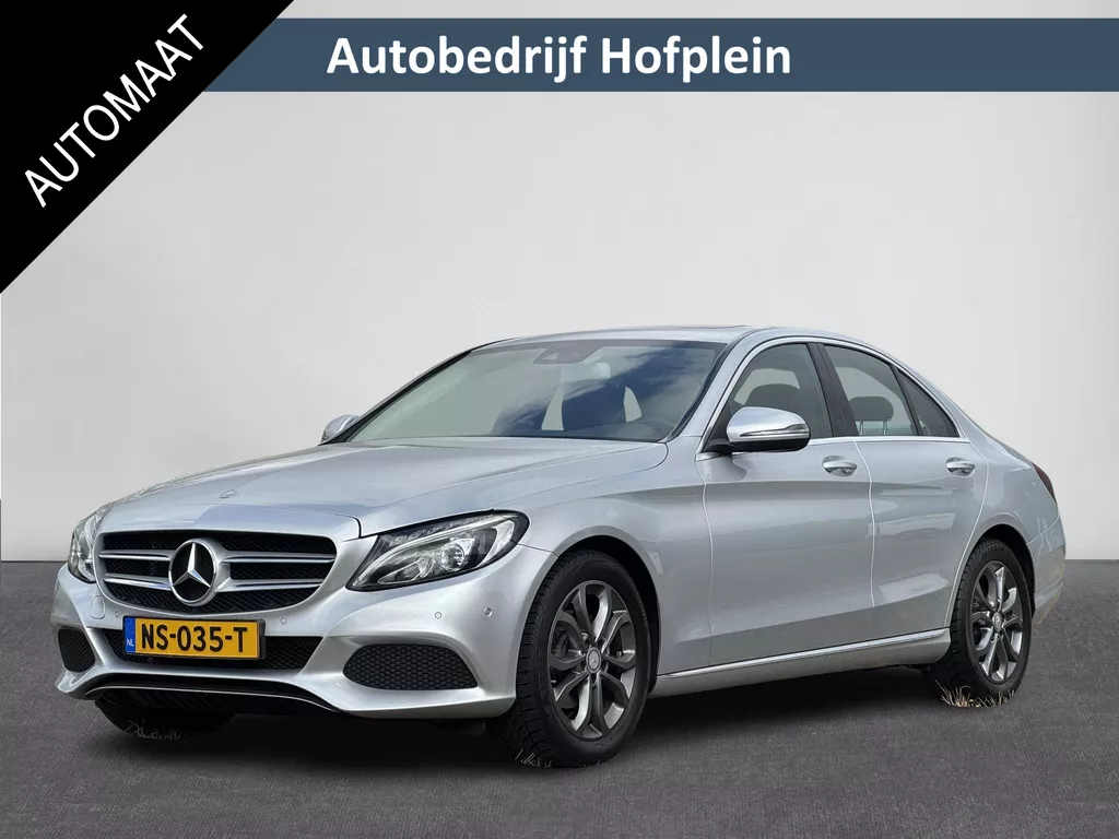 Mercedes-Benz C-klasse C180 Prestige Automaat Navigatie | LED Verlichting | Dode Hoek Detectie | Panorama schuif/Kanteldak, Elektrisch | Stoelverwarming | PDC | Automatische Airco | 17&quot;Lmv | Halfleer | Sportstoelen